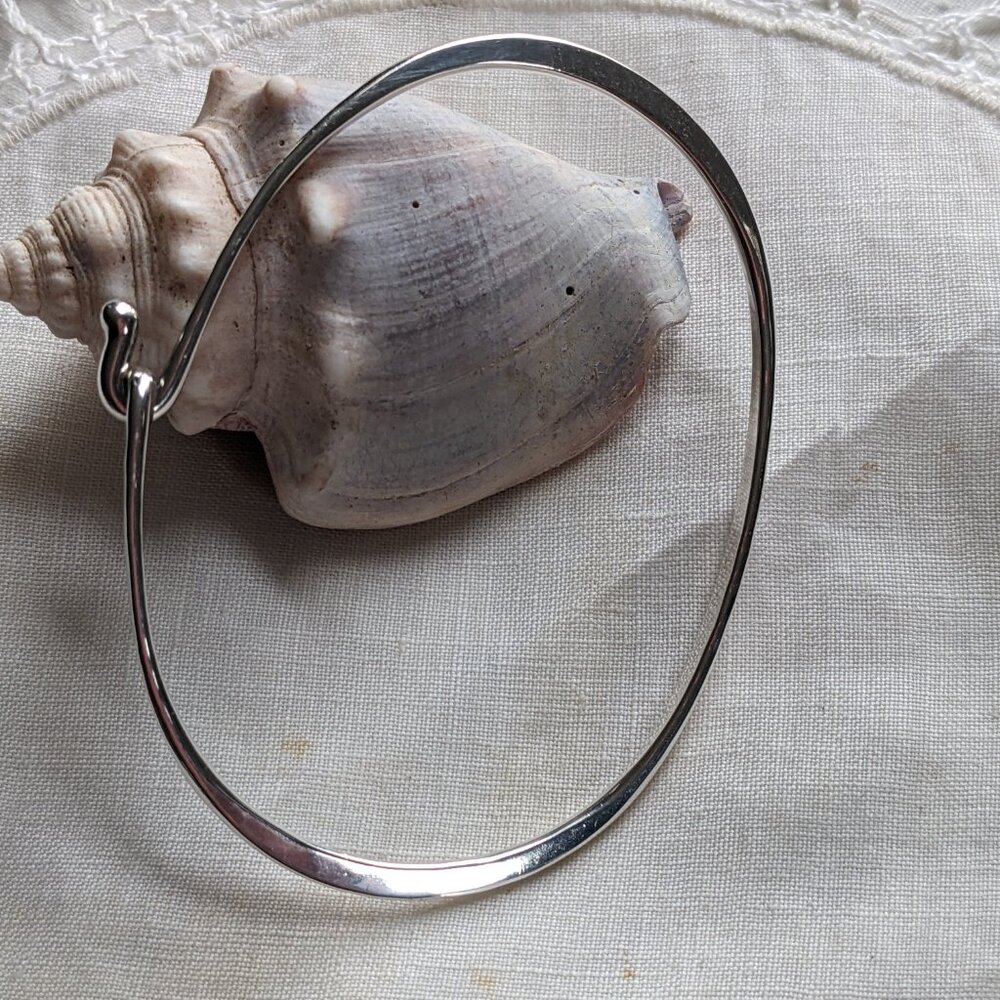JAMES AVERY STERLING SILVER 925 HAMMERED HOOK ON BRACELET - Large - Picture 2 of 5